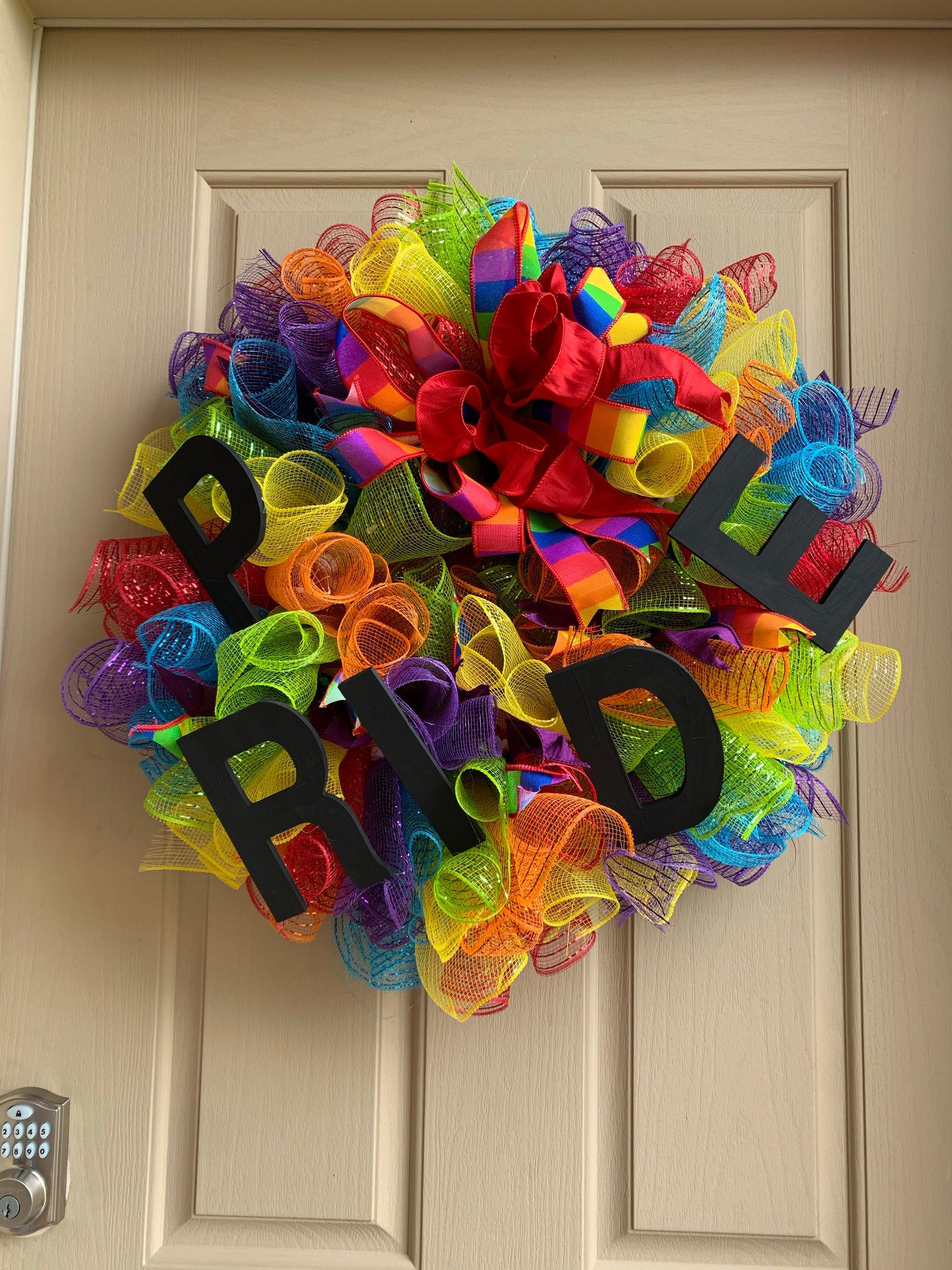 PRIDE wreath/gnome